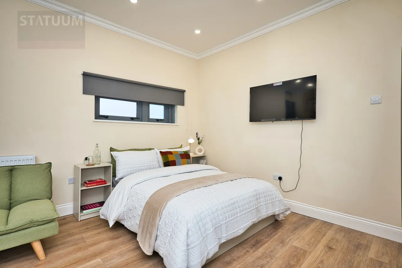 High Street, Stratford, E15, photo 12