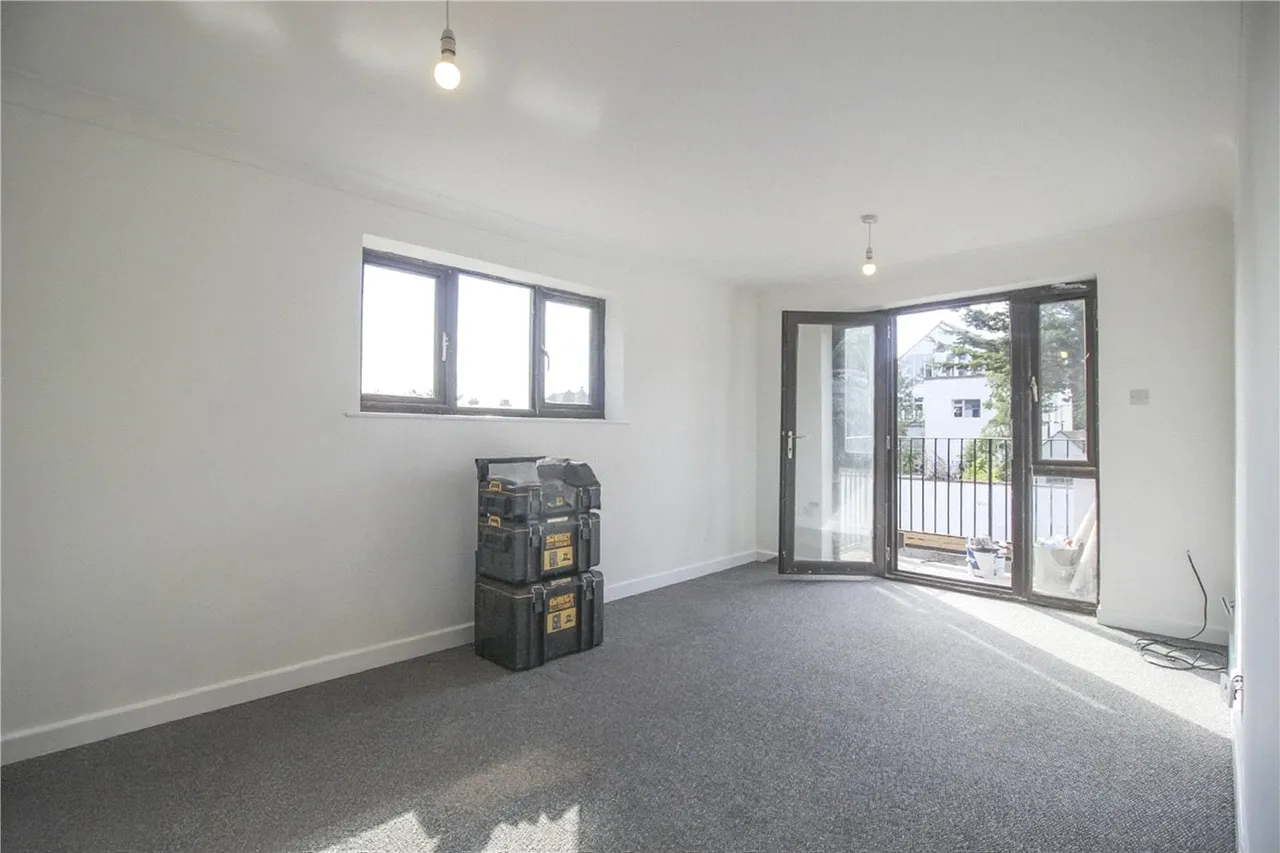 2 bed flat to rent — Cossington Road, Westcliff-on-Sea, Essex, SS0