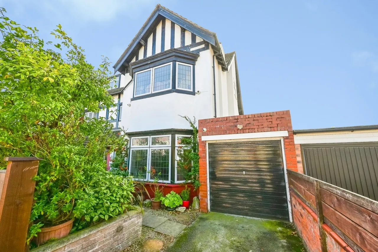 Coronation Drive, Crosby, L23, photo 2