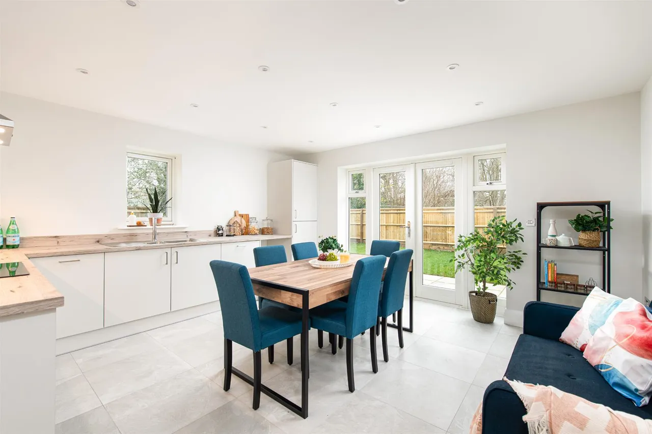Polebarn Road, Trowbridge, BA14, photo 2