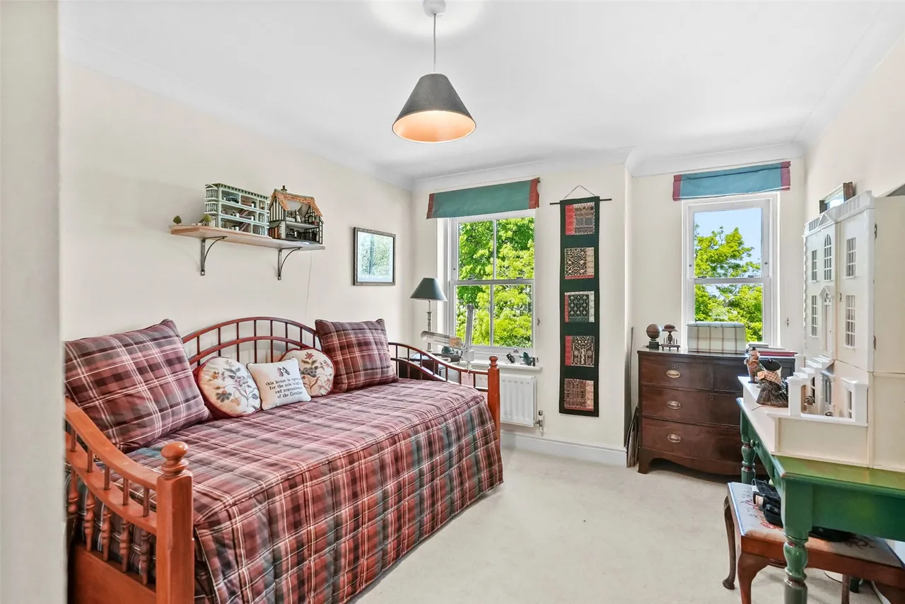 Cromwell Road, Teddington, TW11 9EN, photo 13