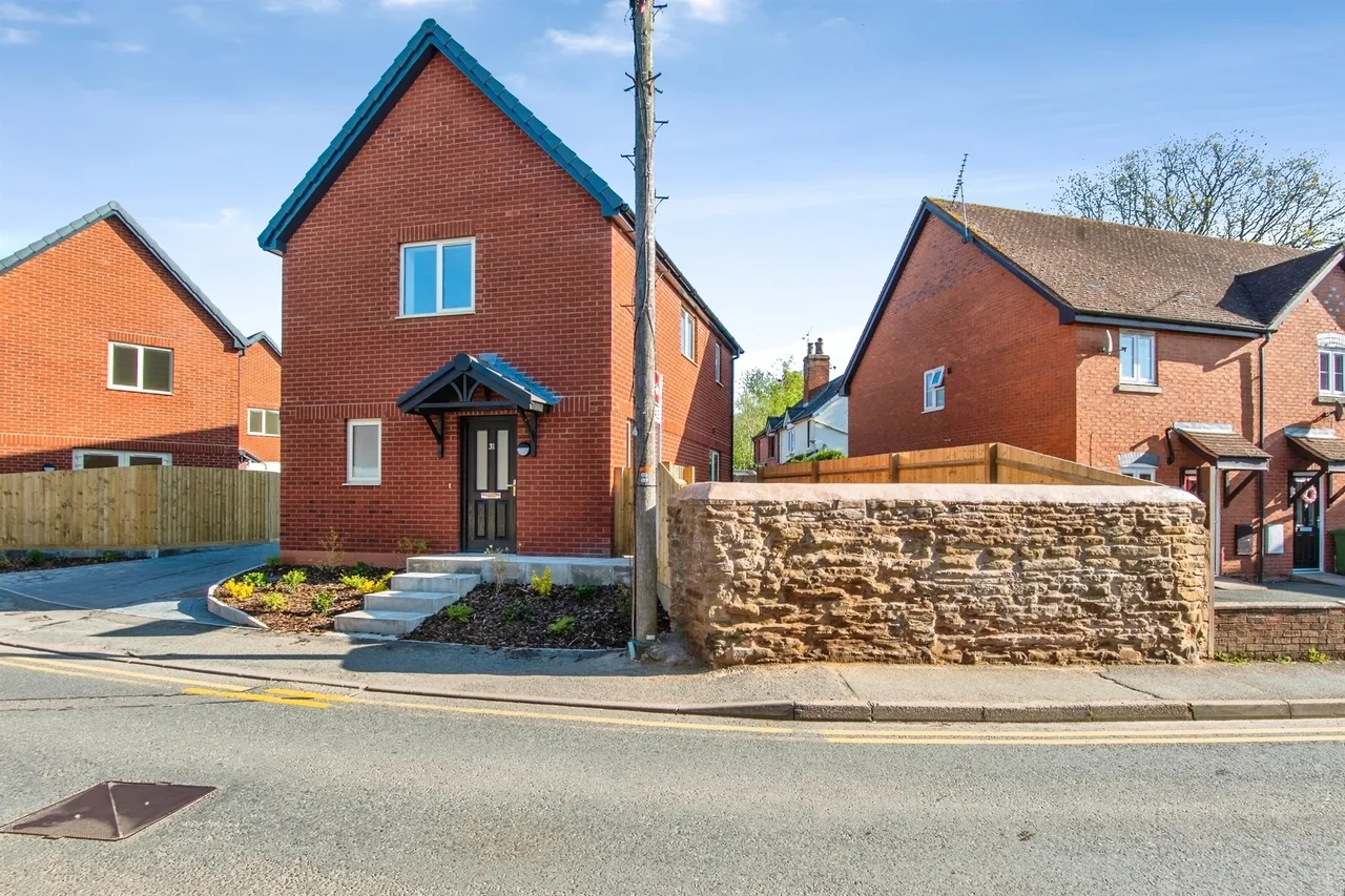2 bed house for sale — Rowberry Place, Bromyard
