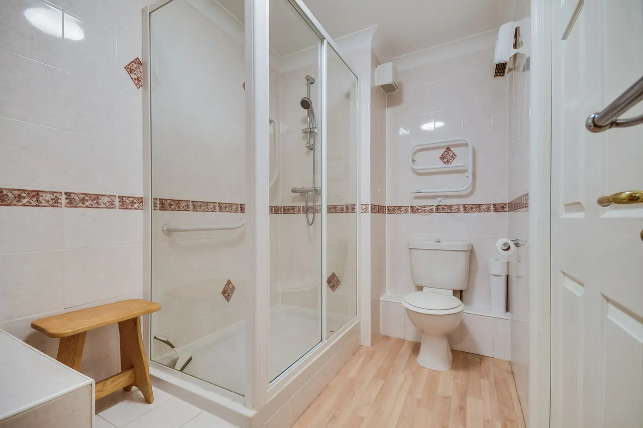 Flat 33 Chancellor Court, Broomfield Road, Chelmsford, Essex, CM1 1RY, photo 9