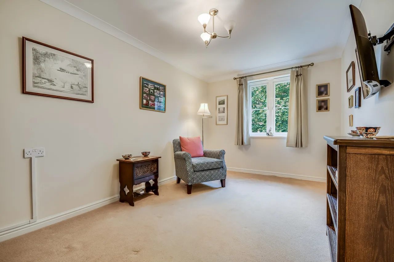 Flat 33 Chancellor Court, Broomfield Road, Chelmsford, Essex, CM1 1RY, photo 5