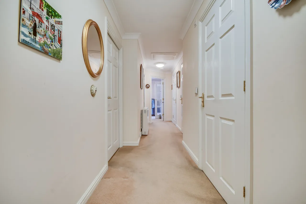 Flat 33 Chancellor Court, Broomfield Road, Chelmsford, Essex, CM1 1RY, photo 6