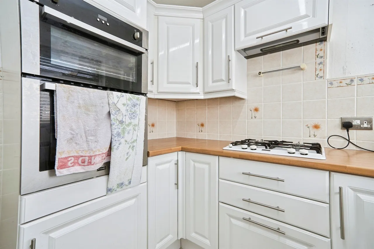 Moor Drive, Oakworth, Keighley, photo 3