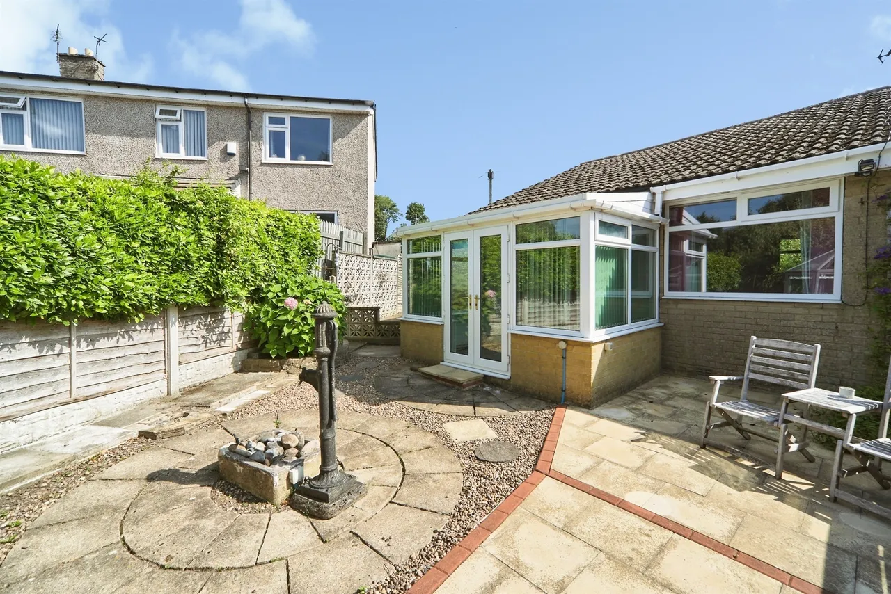 Moor Drive, Oakworth, Keighley, photo 12