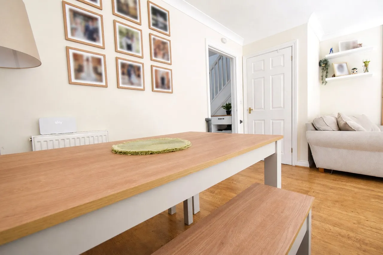 Kingsbridge End, Hook, Hampshire, RG27 9QQ, photo 8