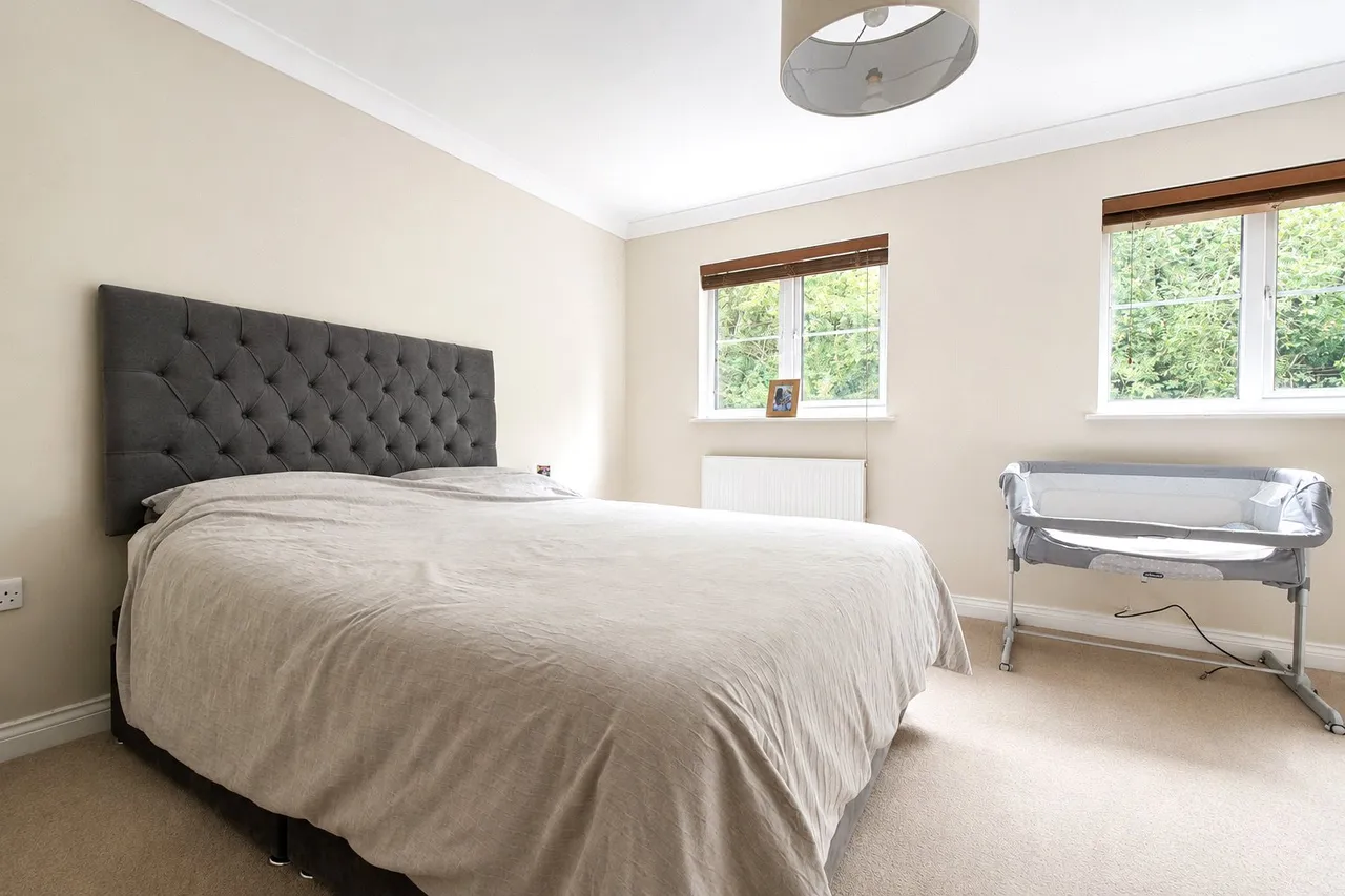 Kingsbridge End, Hook, Hampshire, RG27 9QQ, photo 9