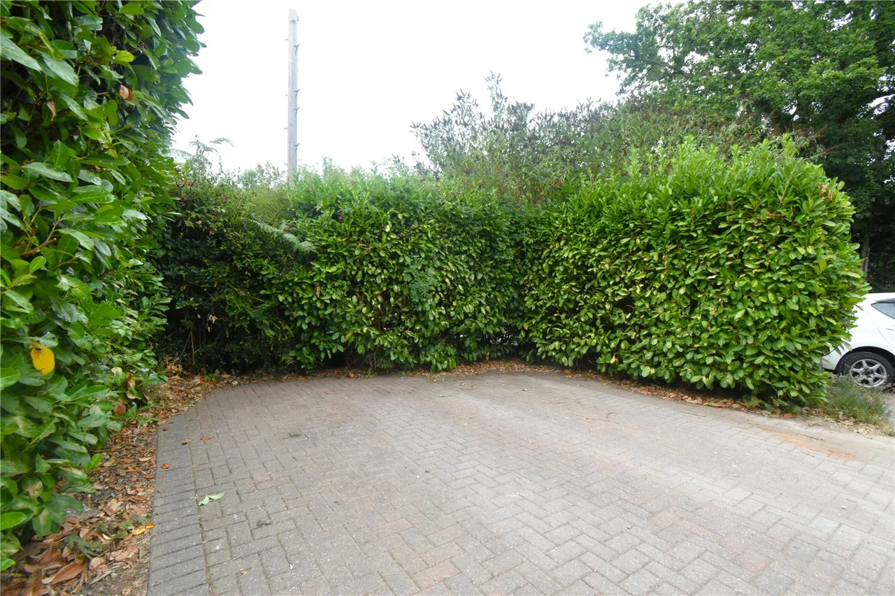 Kingsbridge End, Hook, Hampshire, RG27 9QQ, photo 7