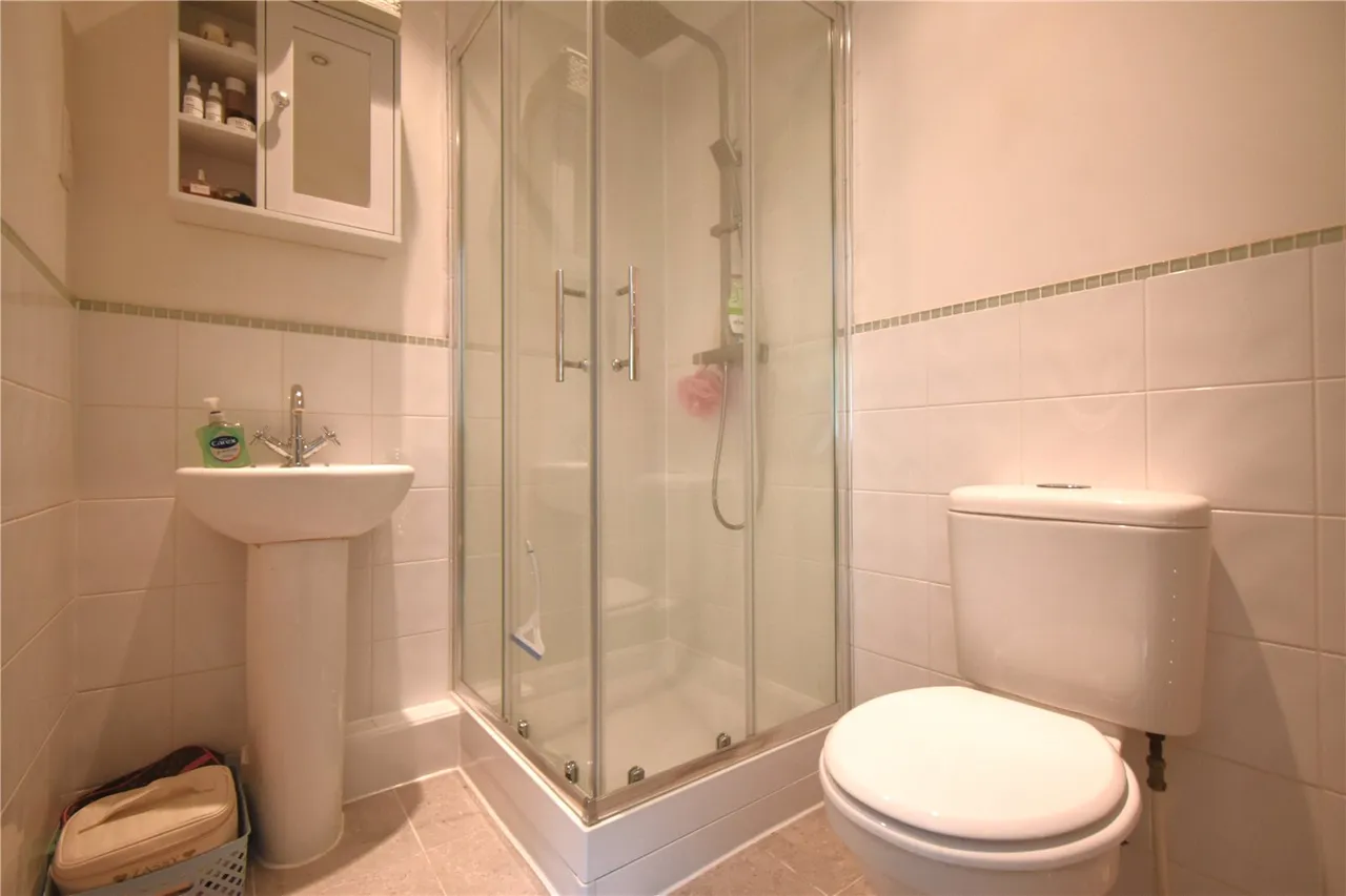 Kingsbridge End, Hook, Hampshire, RG27 9QQ, photo 12
