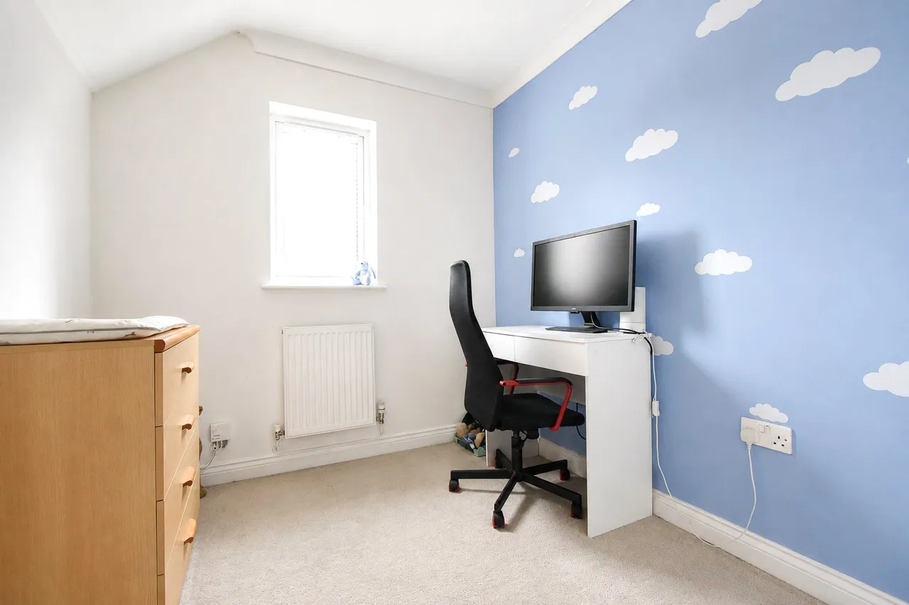 Kingsbridge End, Hook, Hampshire, RG27 9QQ, photo 14