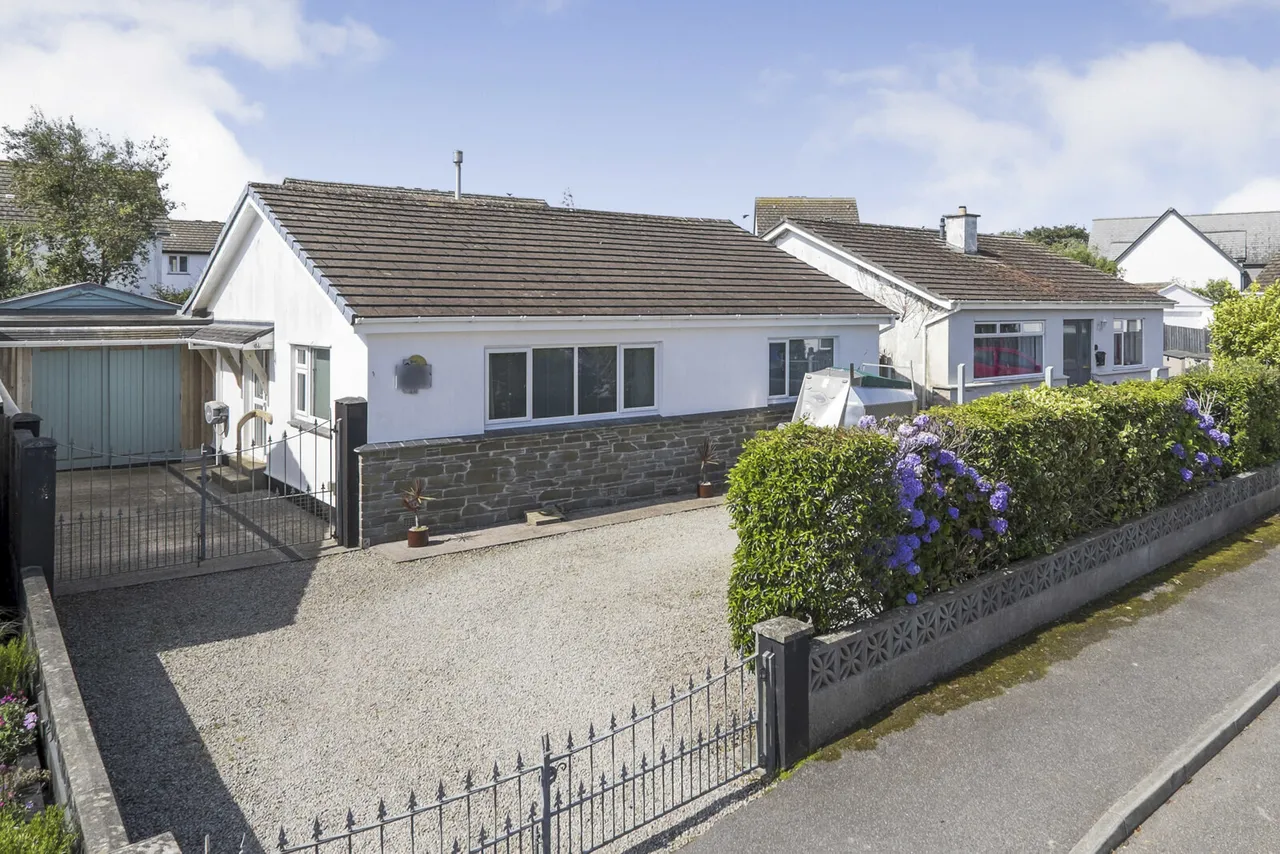 2 bed house for sale, Polgarth Close, Carbis Bay, TR26
