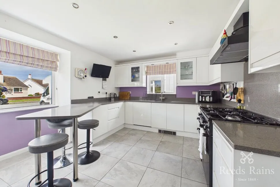 Crugan Avenue, Kinmel Bay, Conwy, LL18, photo 4