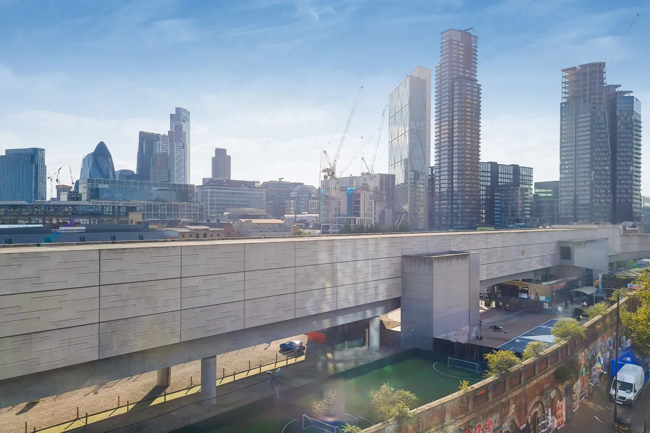 30 Avantgarde Tower, 1 Avantgarde Place, London, photo 2