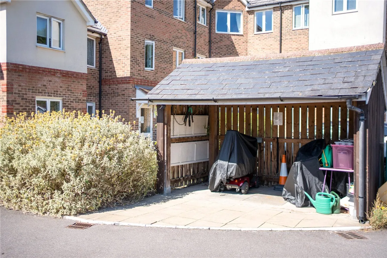 Station Road, Addlestone, KT15, photo 10
