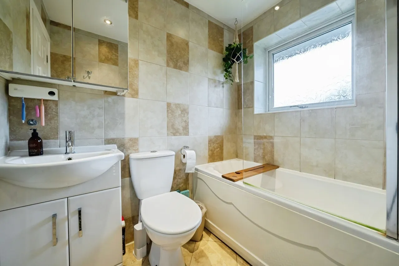 Dove Close, Birchwood, WA3, photo 8