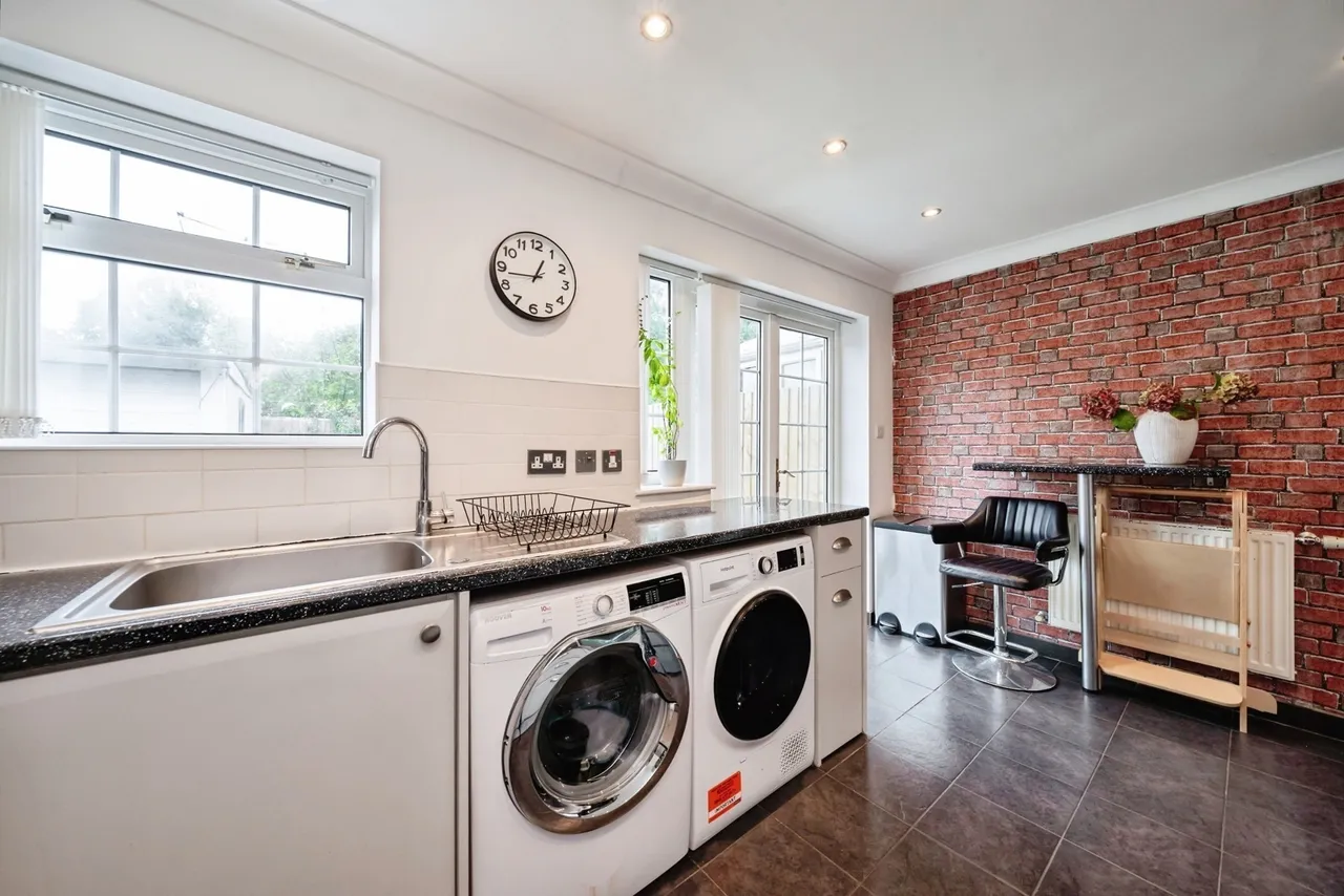 Dove Close, Birchwood, WA3, photo 9