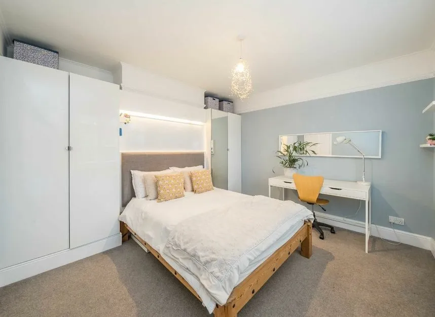 Halliford Road, Shepperton, TW17, photo 5
