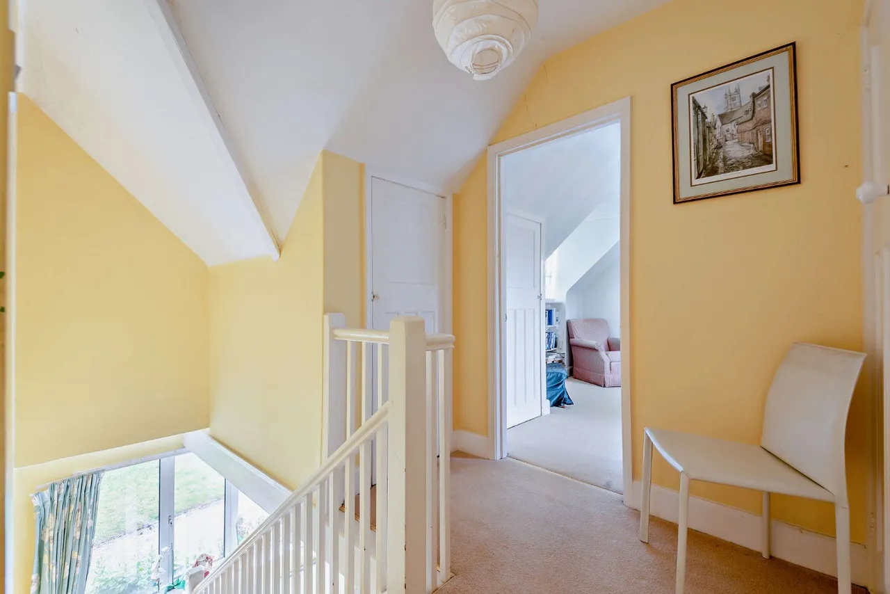 Douglas Grove, Lower Bourne, GU10, photo 12