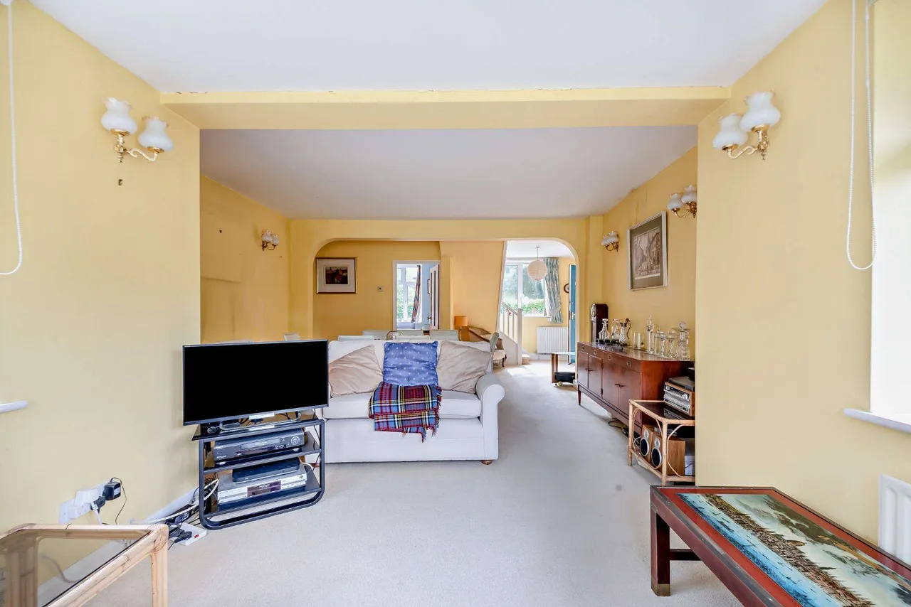 Douglas Grove, Lower Bourne, GU10, photo 7