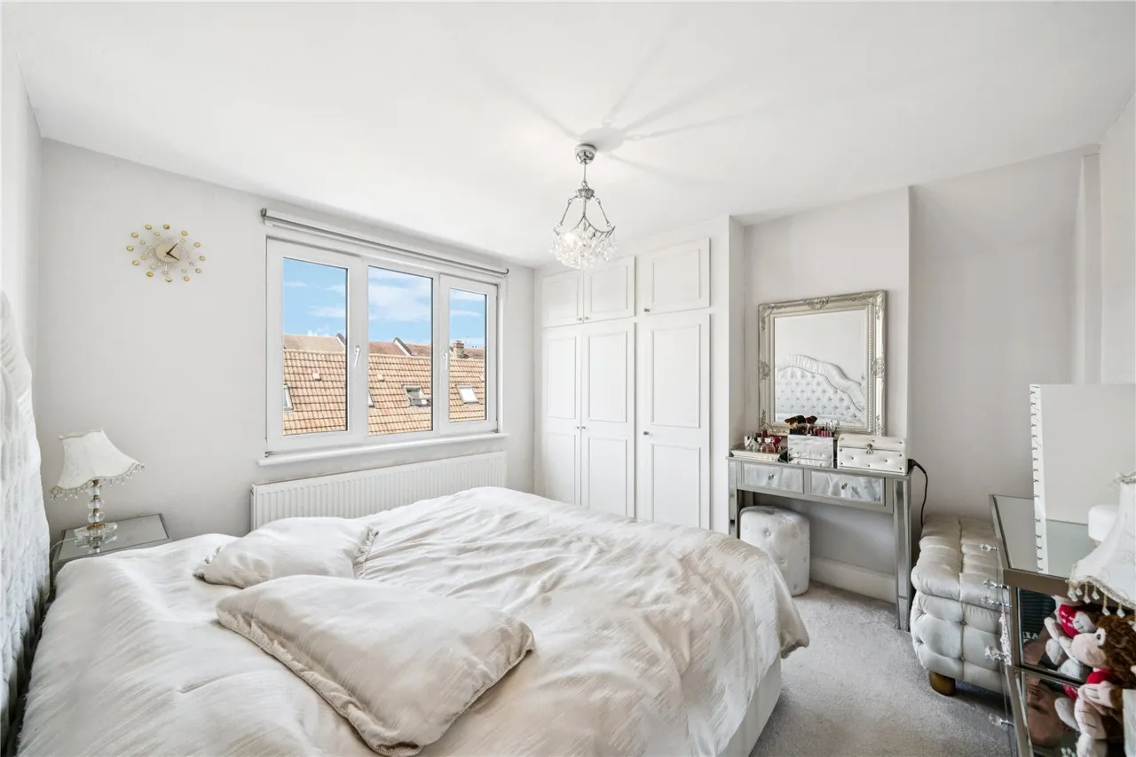 Medcroft Gardens, London, SW14, photo 13