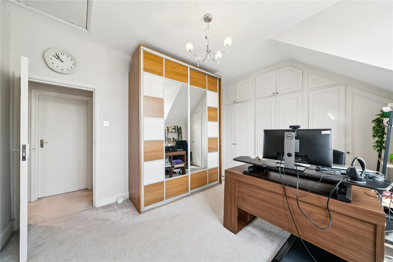 Medcroft Gardens, London, SW14, photo 14