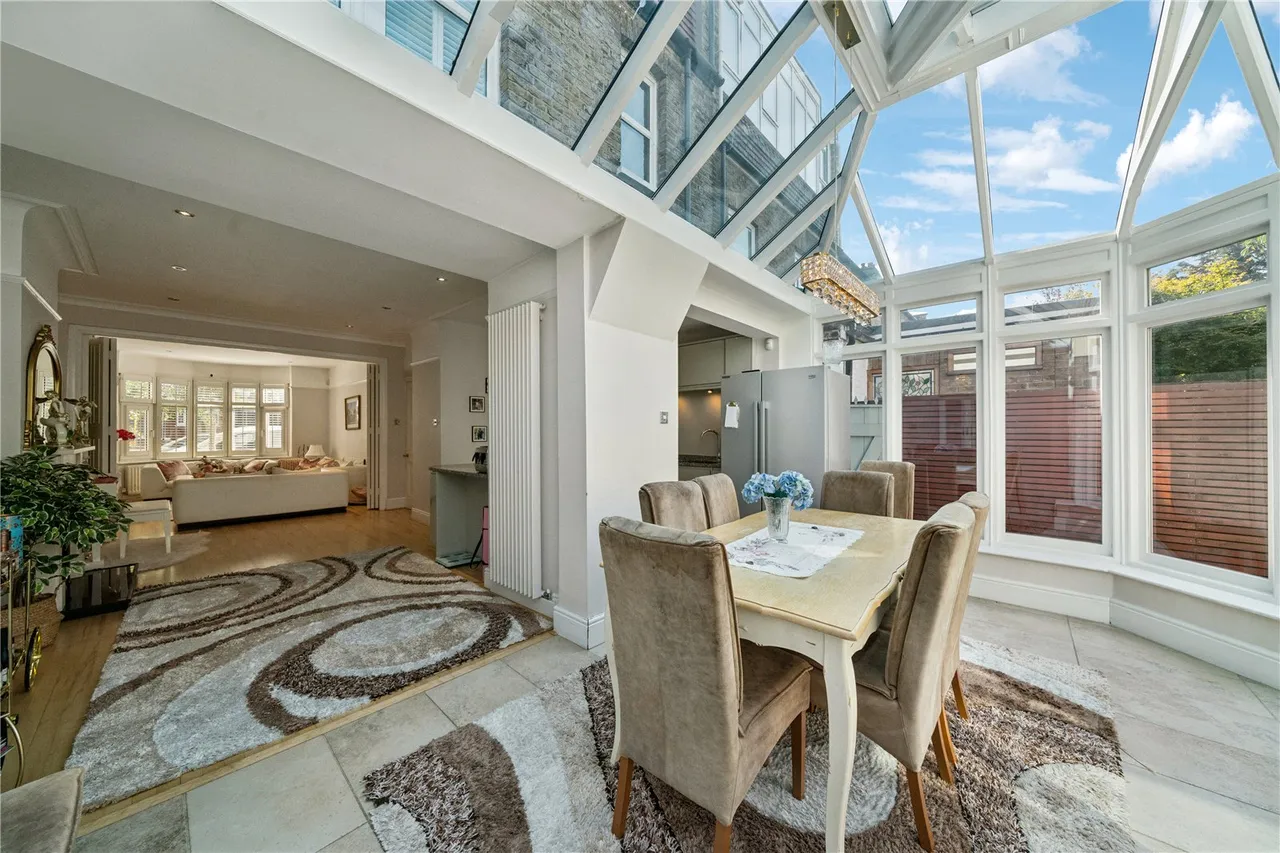 Medcroft Gardens, London, SW14, photo 10