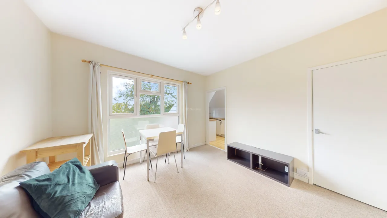 Woodchurch Road, NW6, photo 4