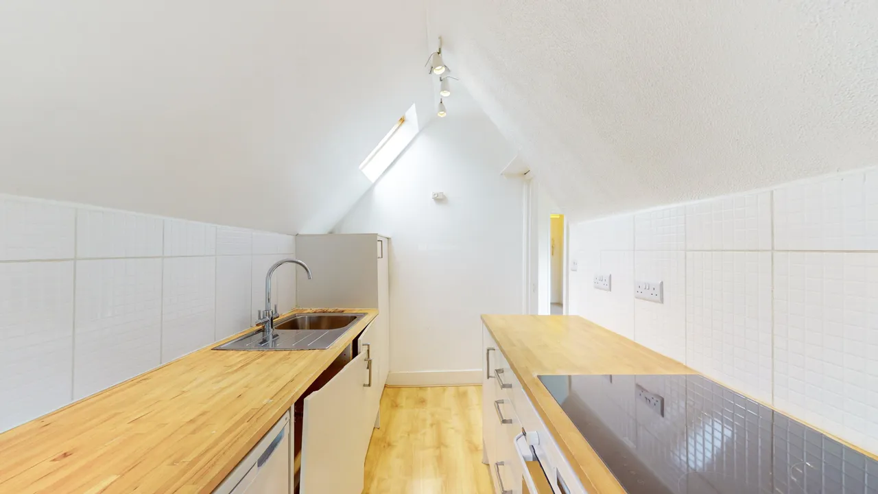 Woodchurch Road, NW6, photo 5