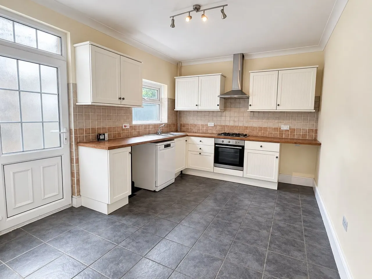 Coldstream Street, Llanelli, SA15, photo 5