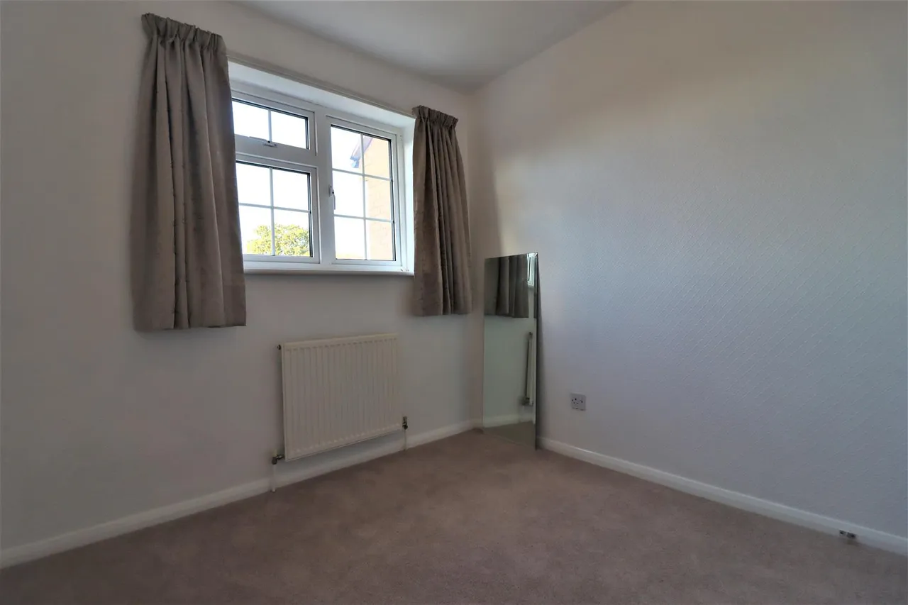 Monarchs Way, Ruislip, HA4, photo 8