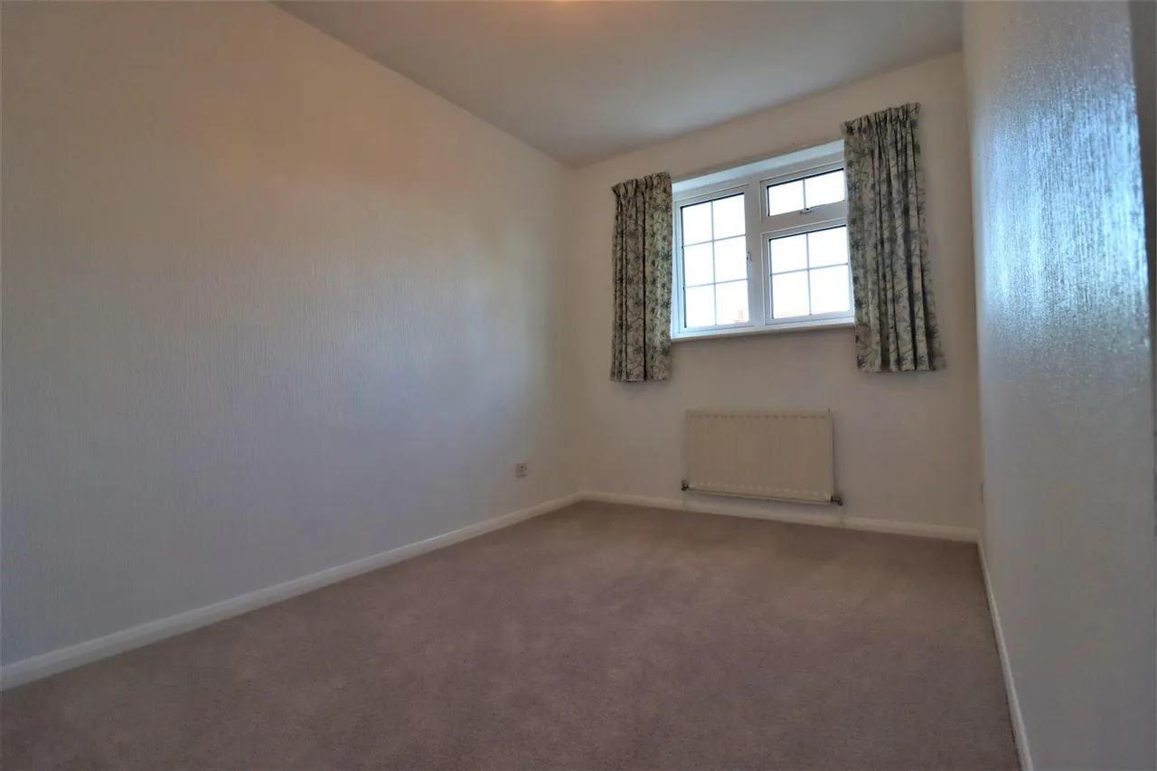 Monarchs Way, Ruislip, HA4, photo 6