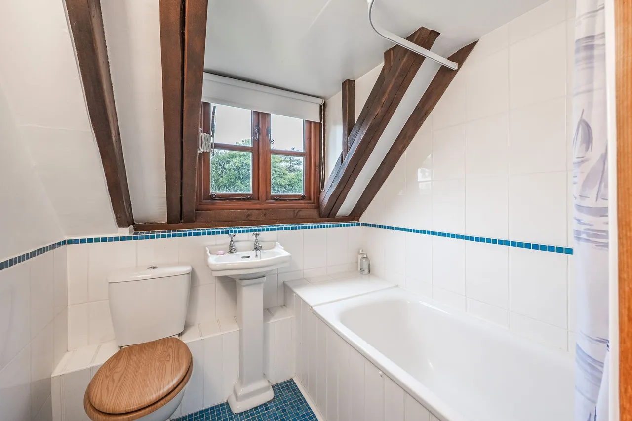 Characterful Cottage in Plumstead Green, photo 14