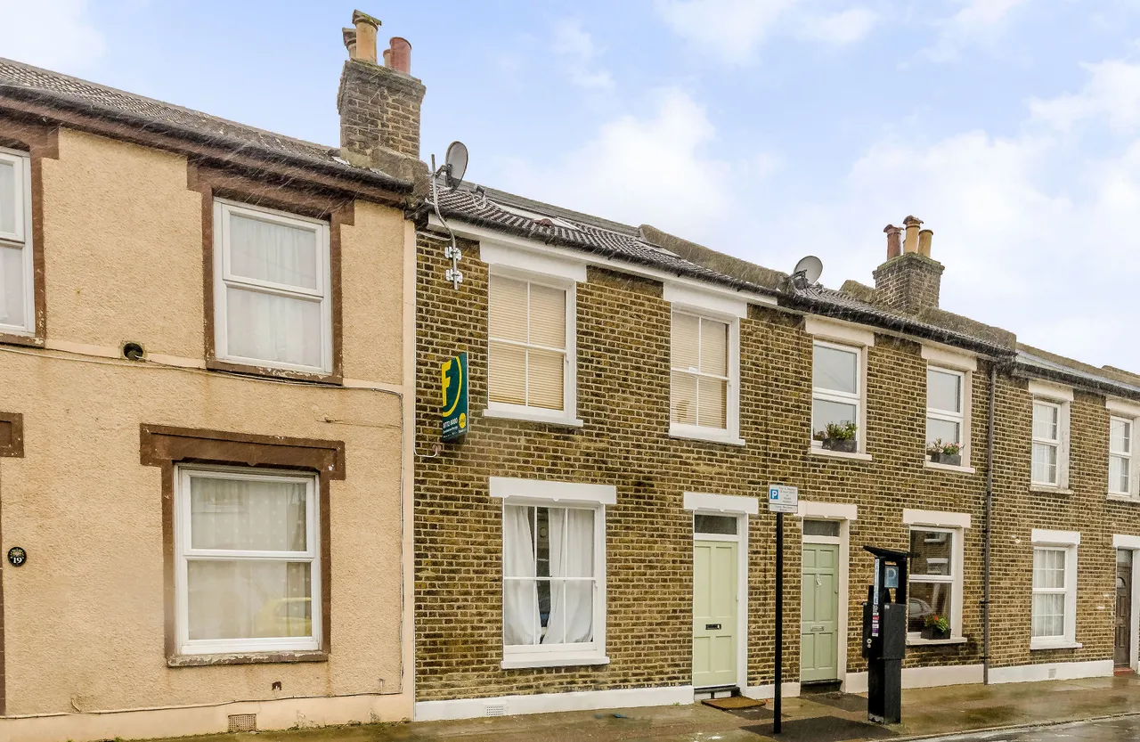 3 bed house for sale, London, SE25