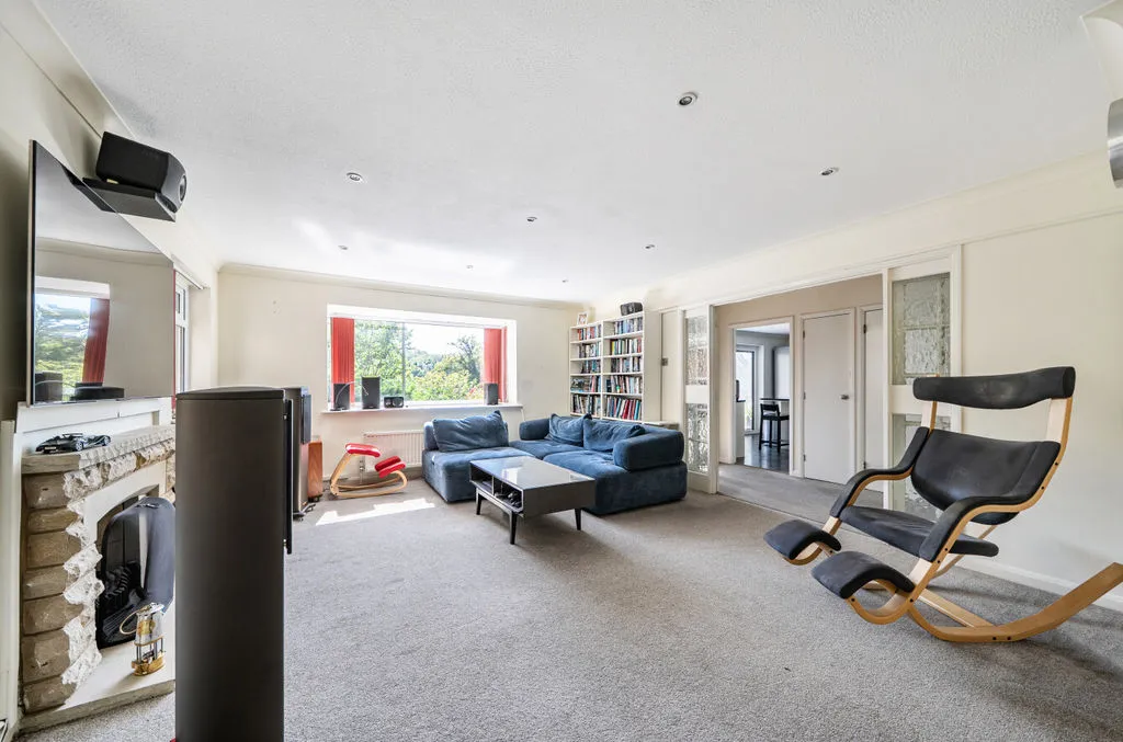 Southview Road, Warlingham CR6 9JE, photo 3