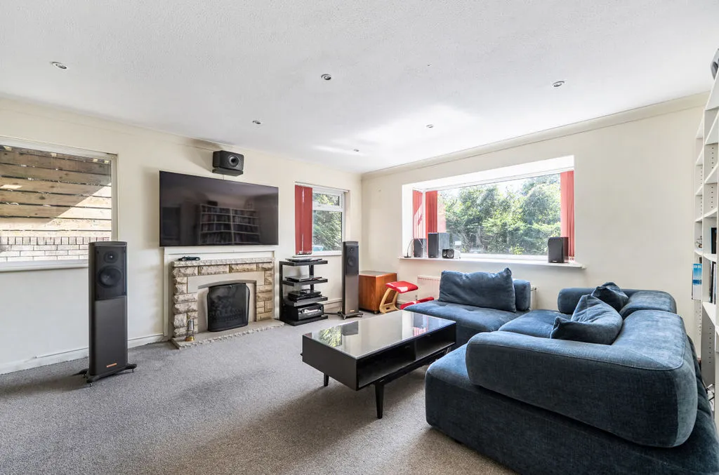 Southview Road, Warlingham CR6 9JE, photo 4