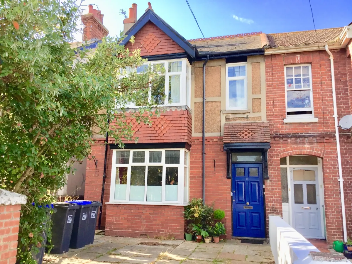 2 bed flat to rent, Valencia Road, Worthing, BN11