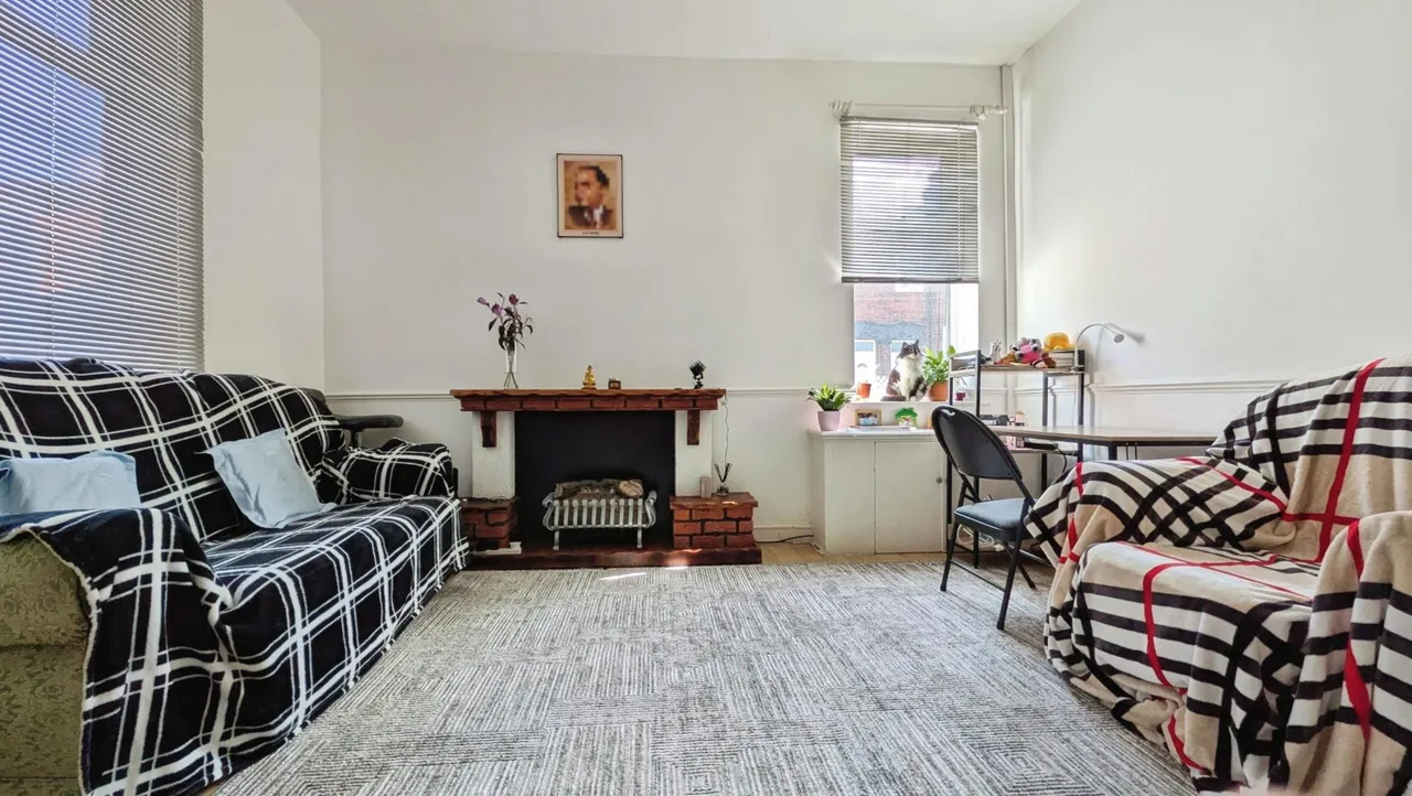 Oak Street, Shaw, OL2, photo 2