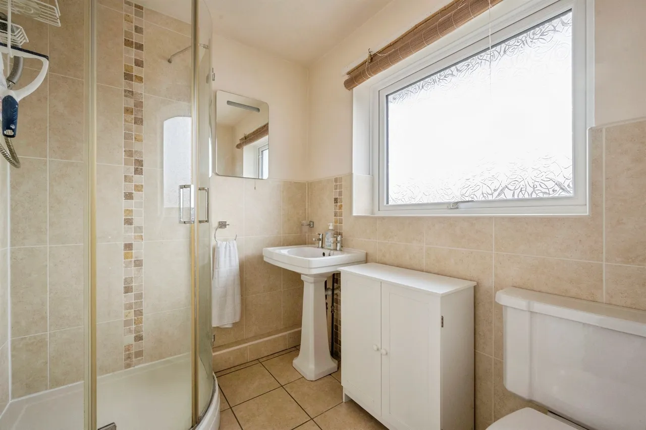 Lutterworth Drive, Adwick-Le-Street, DN6, photo 8