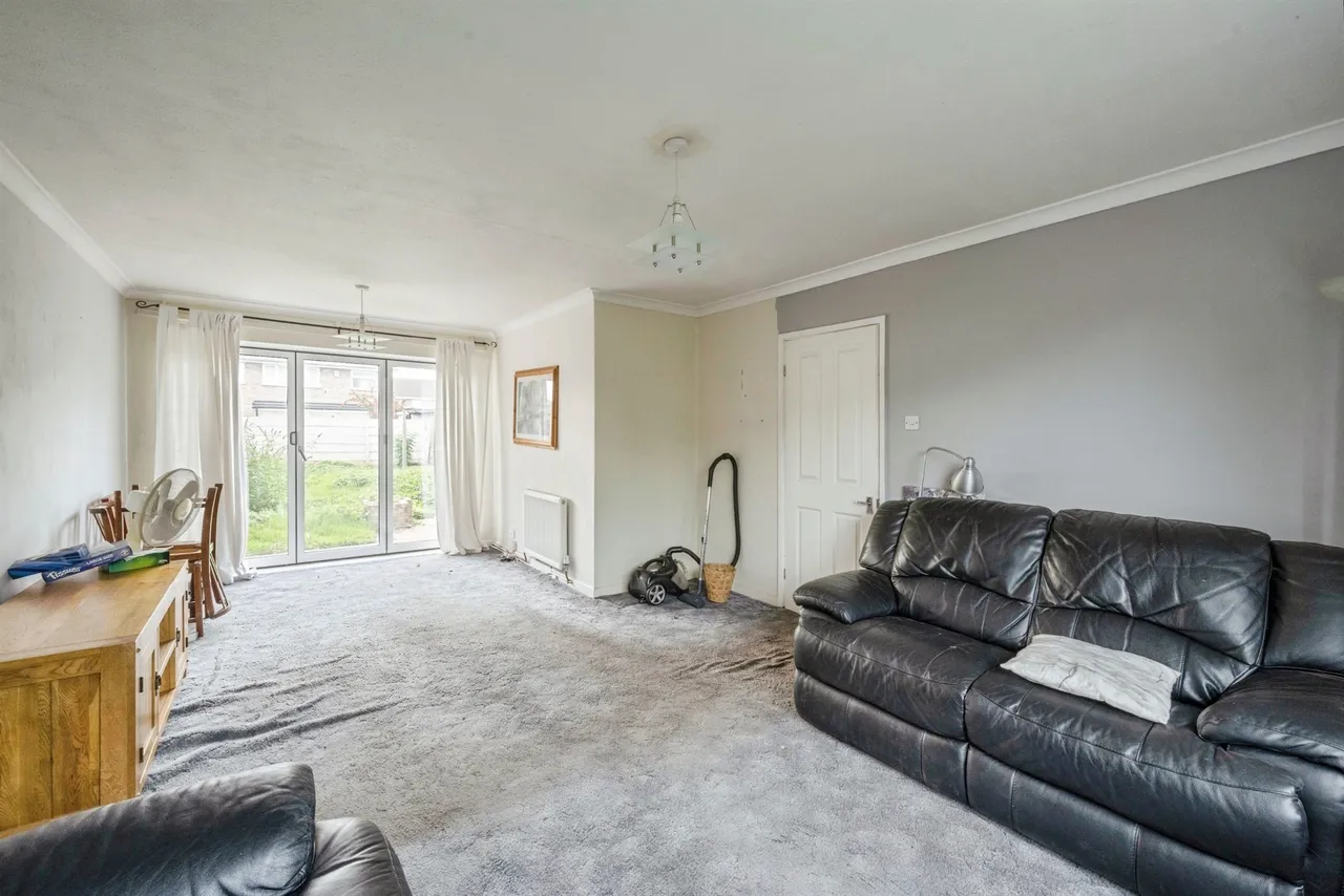 Lutterworth Drive, Adwick-Le-Street, DN6, photo 2