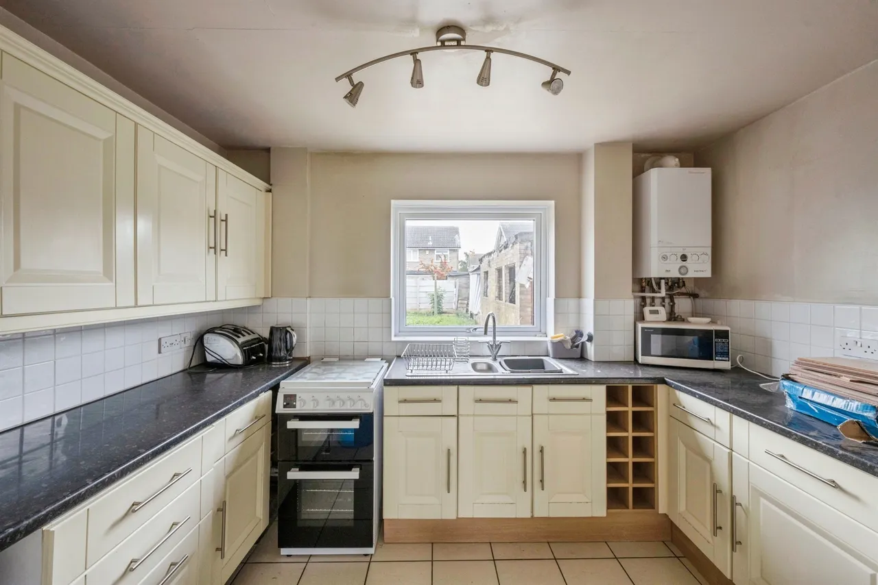 Lutterworth Drive, Adwick-Le-Street, DN6, photo 3