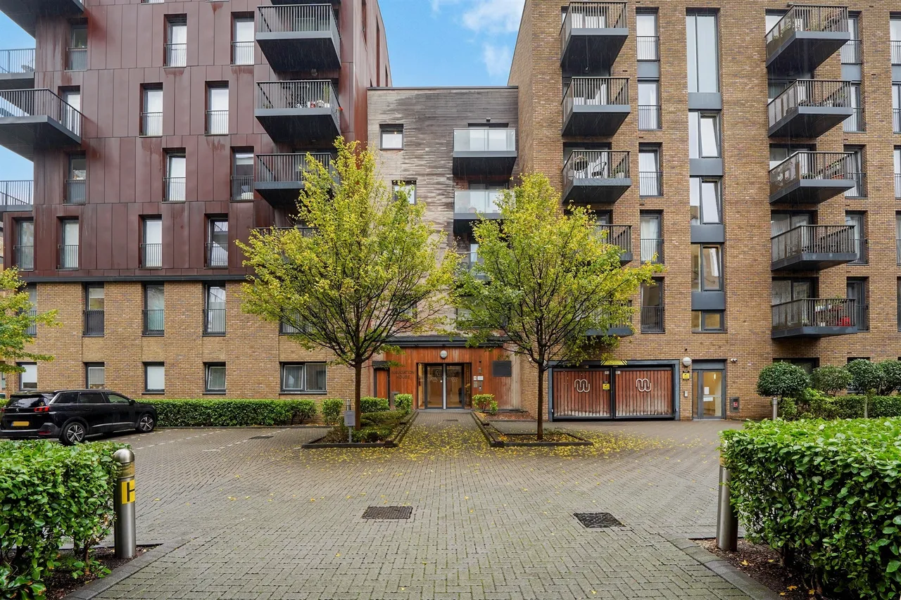 Whiting Way, London, photo 9