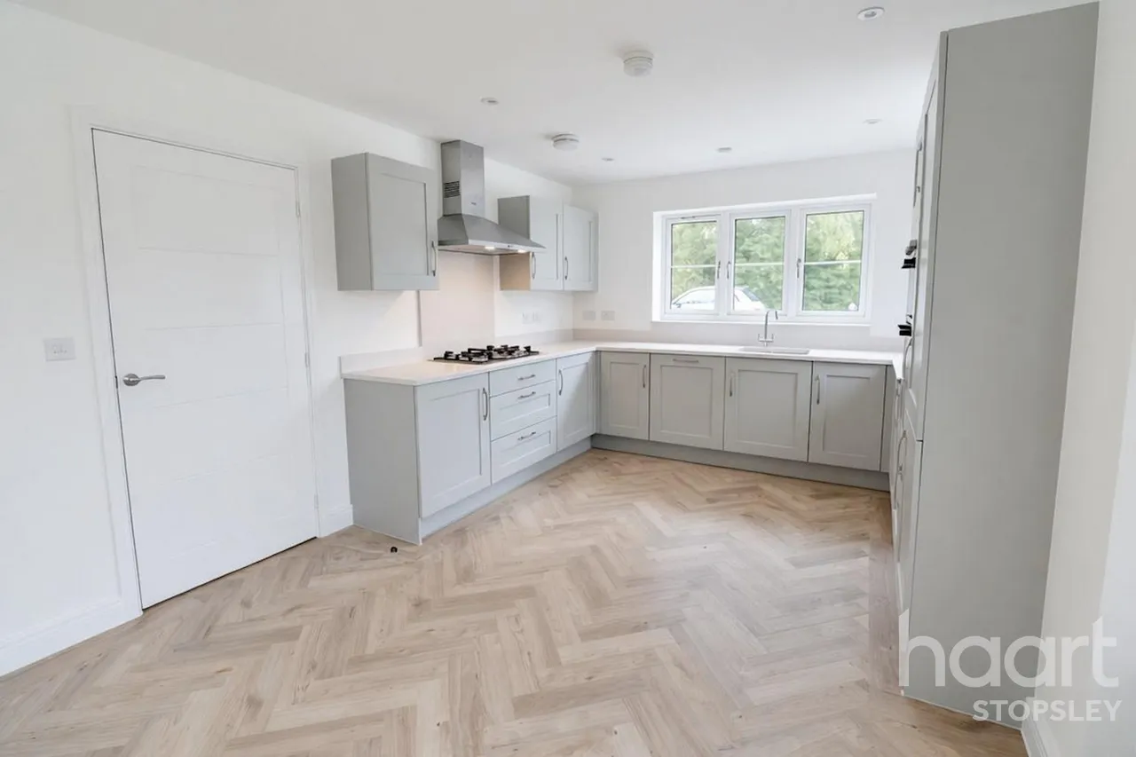 Lewin Park, Langford, SG18, photo 27