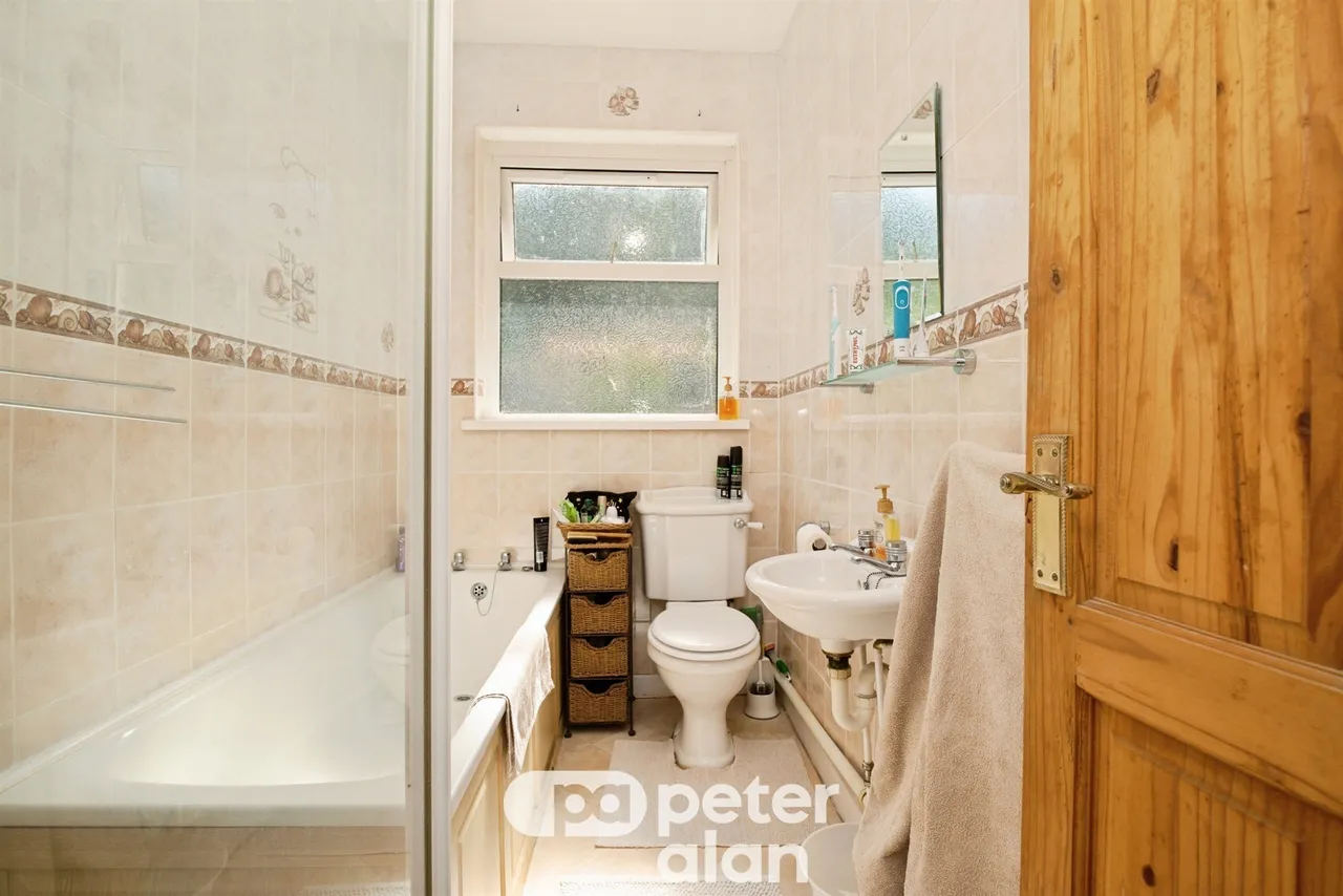 Fairfield Terrace, Pontypool, NP4, photo 13