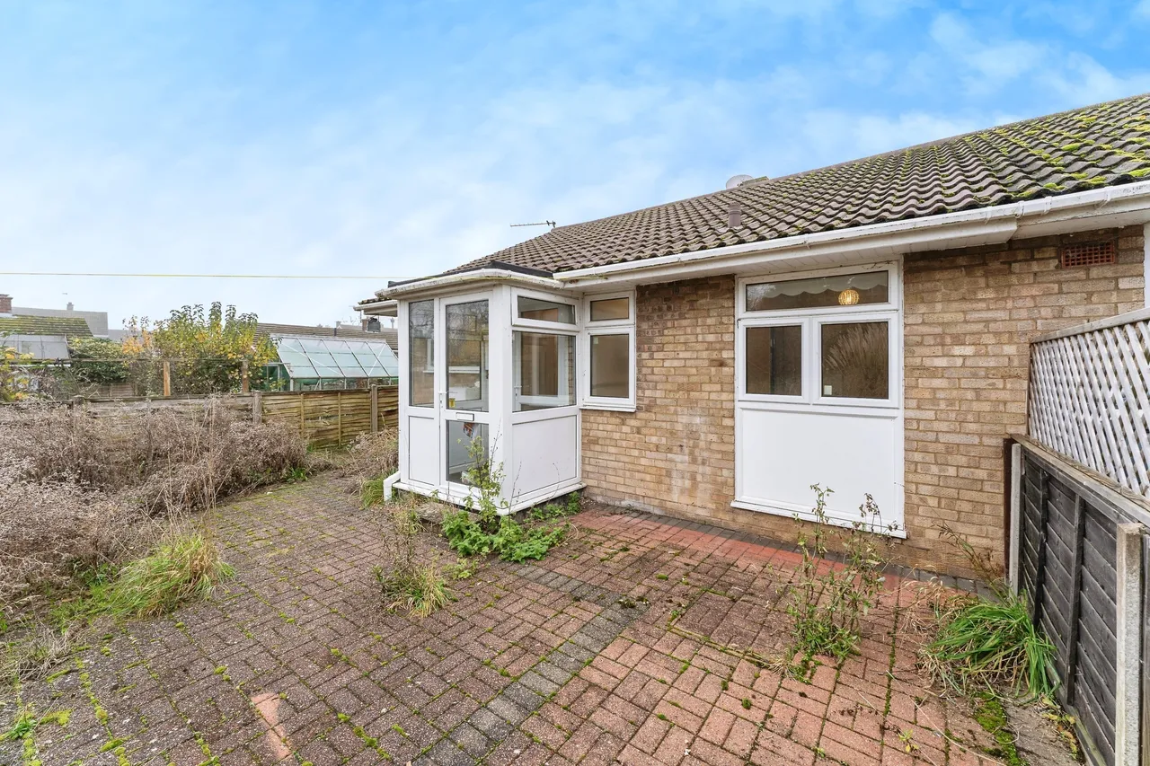 2 bed house for sale — Garden Close, Sutton, Ely, Cambridgeshire, CB6