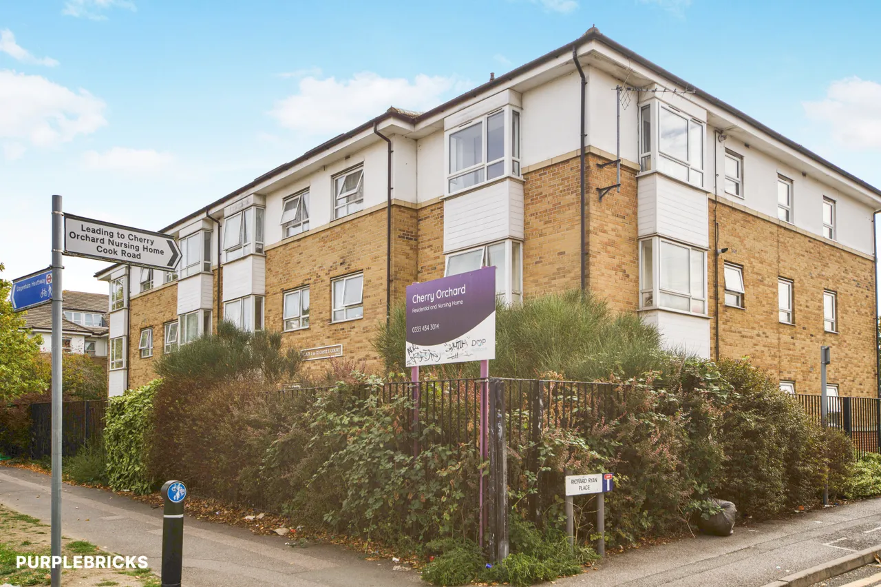 Goresbrook Road, Dagenham, RM9, photo 16
