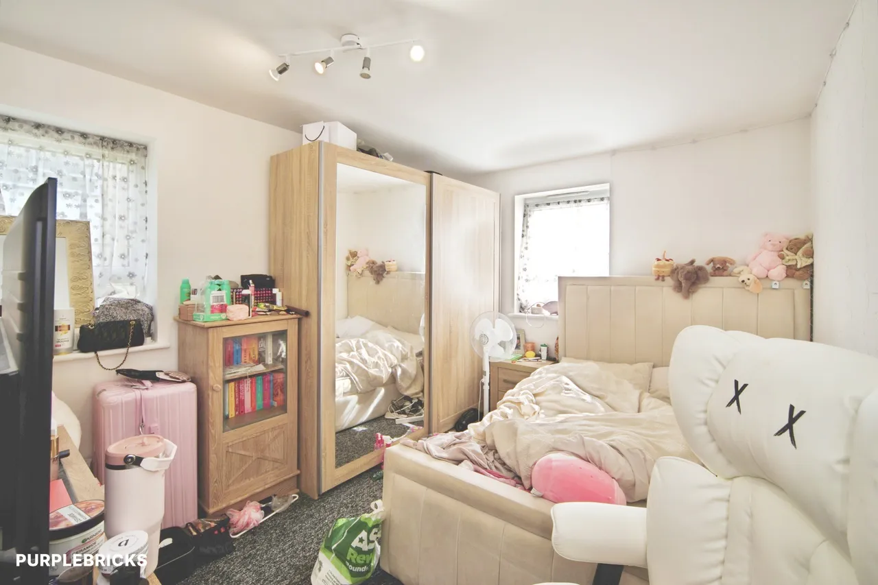 Goresbrook Road, Dagenham, RM9, photo 8