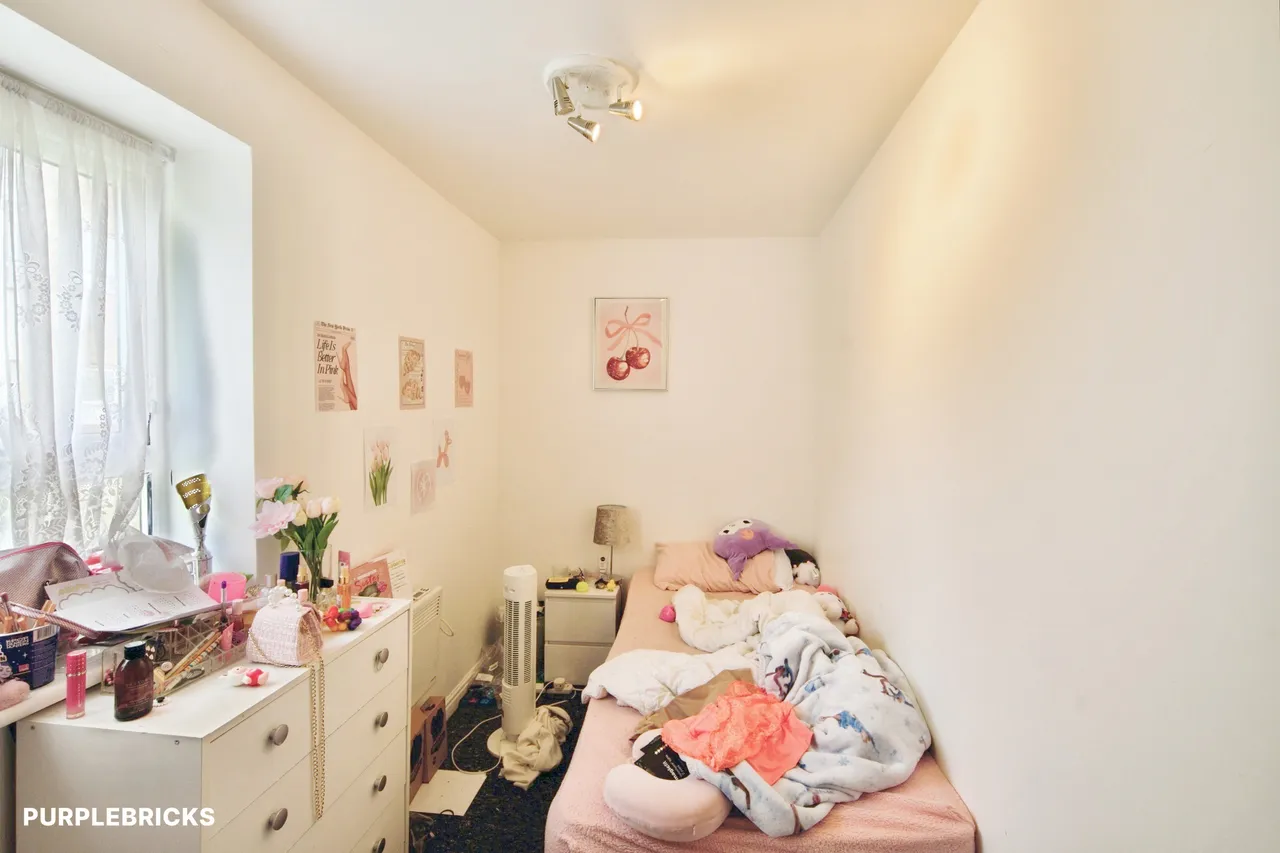Goresbrook Road, Dagenham, RM9, photo 13