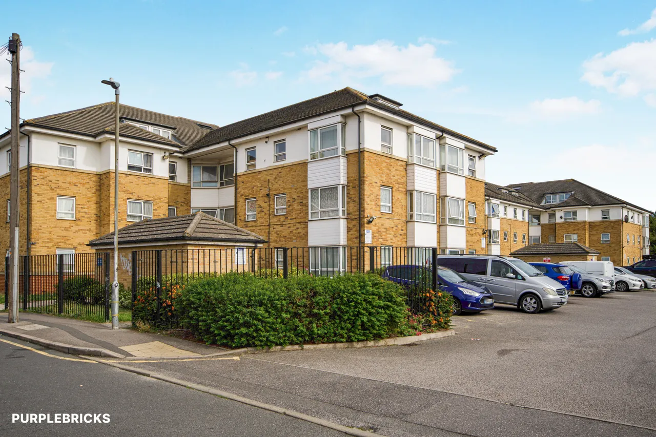 Goresbrook Road, Dagenham, RM9, photo 15